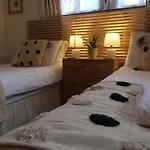 Cosy 2-bedroom In The District