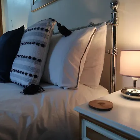Cosy 2-bedroom In The District