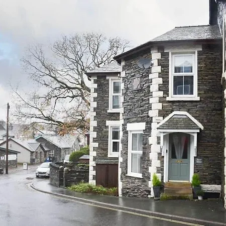 Cosy 2-bedroom In The District Holiday home *