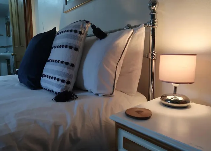 Cosy 2-bedroom In The District