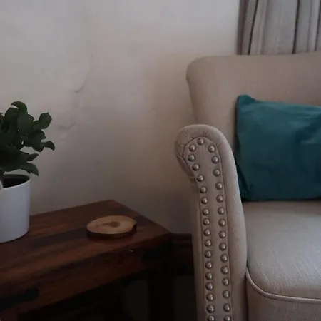Дом отдыха Cosy 2-bedroom In The District *